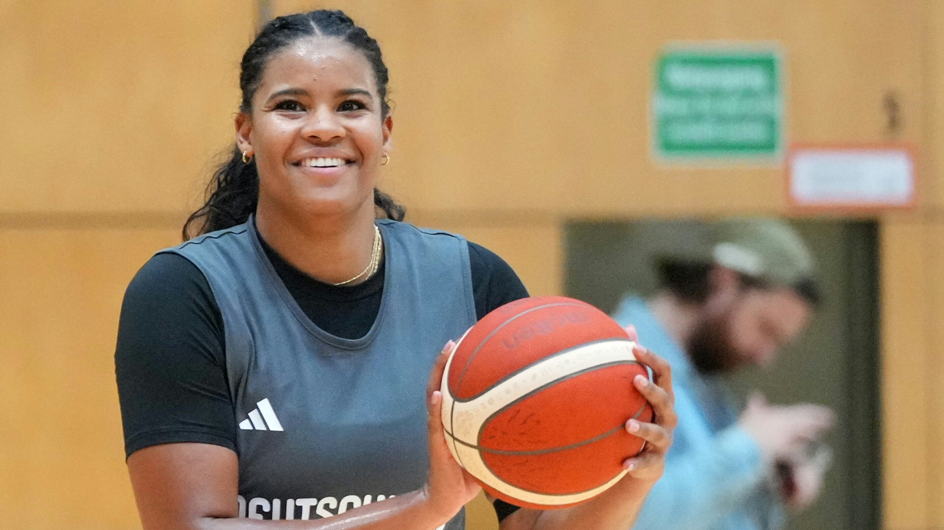 Nyara Sabally über Schwester Satou: "Team spielt für sie mit"