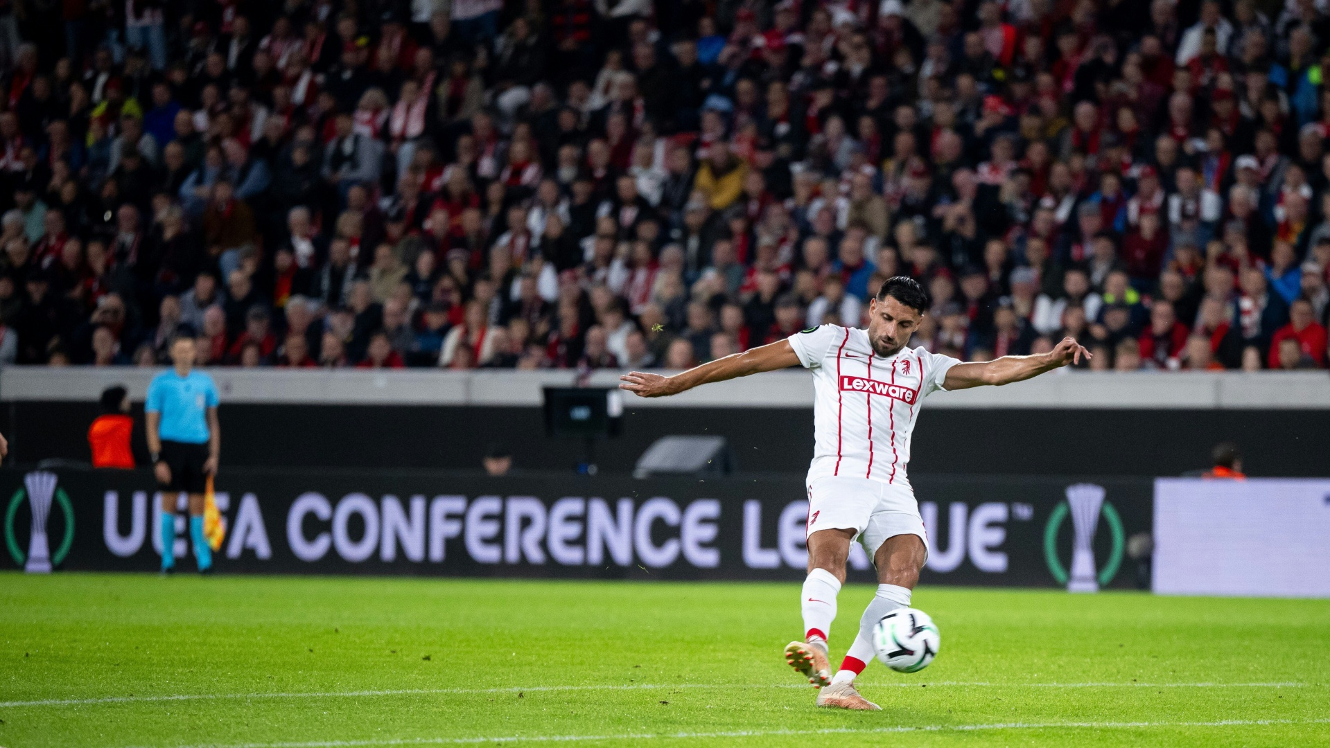 Mit Traumtoren zum Start: Freiburg mit Pflichtsieg
