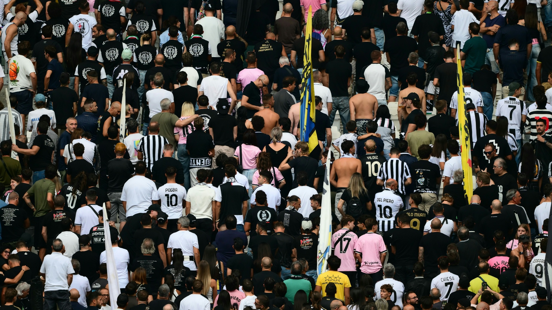 Juventus-Fans wenden sich bei Schweigeminute für Mazzola ab