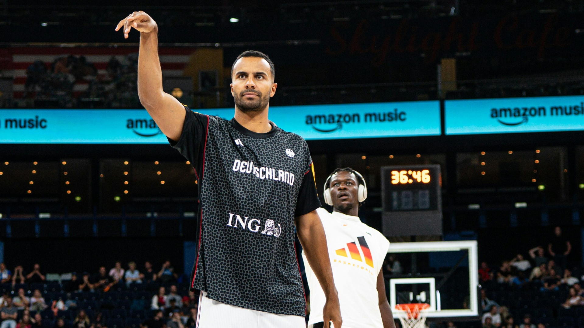 Basketball-Doppelpack in Köln: "Eine coole Sache"