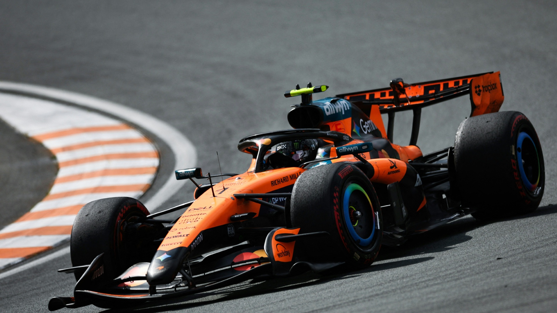 Norris gewinnt erneut - Horror-Heimspiel für Verstappen