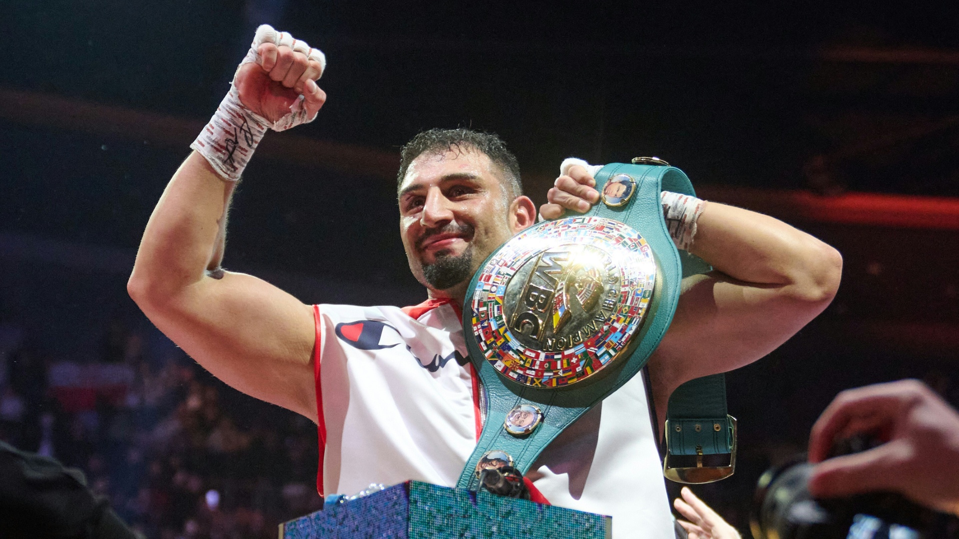 Boxen: Kabayel verteidigt WM-Titel im Düsseldorfer Stadion