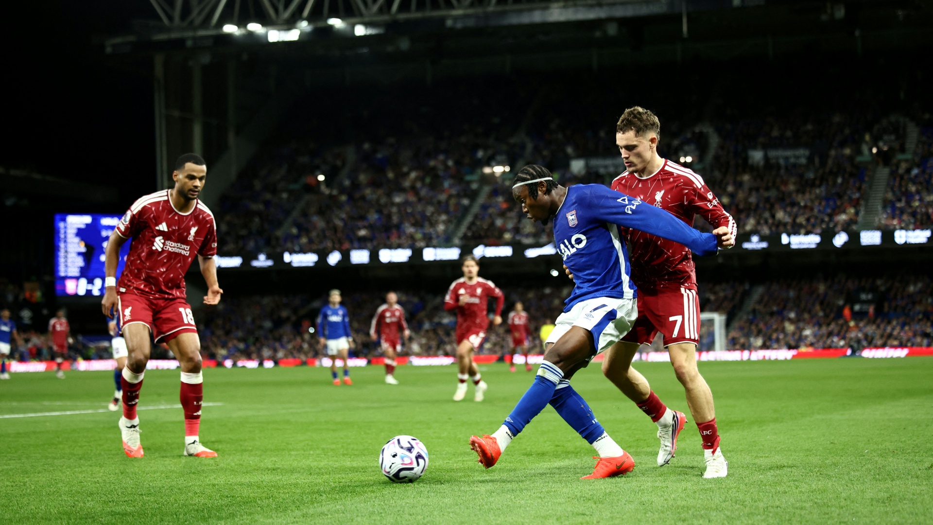 Doppelpack von Isak: Liverpool feiert ersten Saisonsieg