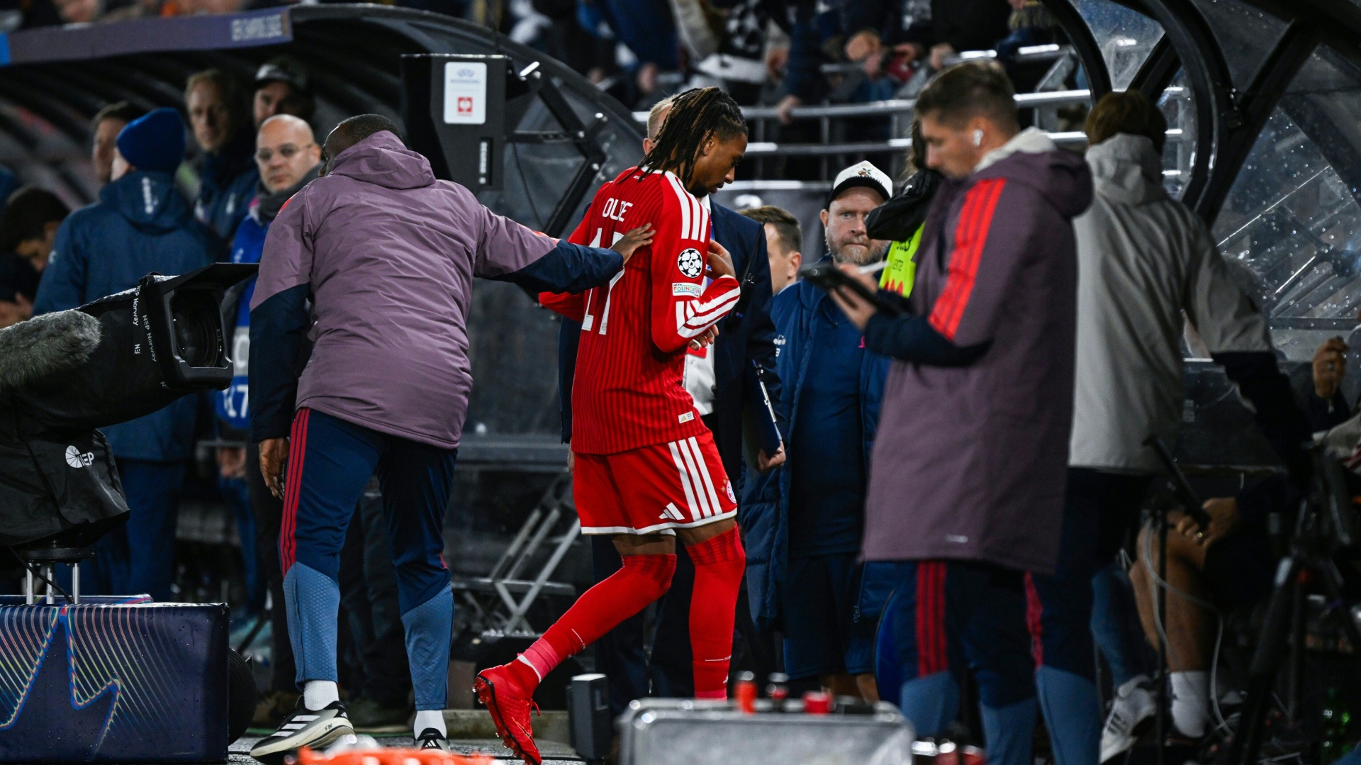 Kompany kritisiert Olise: "Rote Karte ist überblöd"